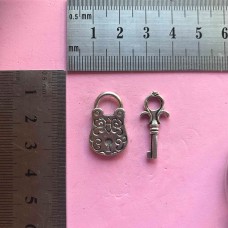 Metal Charm - Lock & Key