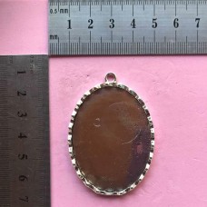 Metal Frame Oval