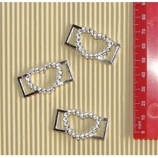 Deckle Buckle Heart on Buckle